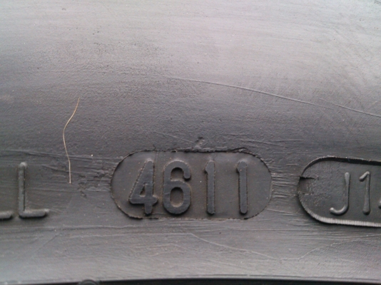 ขายยางใหม่เก่าเก็บปี11 ยาง265/70R16  AT ตัวหนังสือขาว จำนวน 4 เส้น ราคา 8900