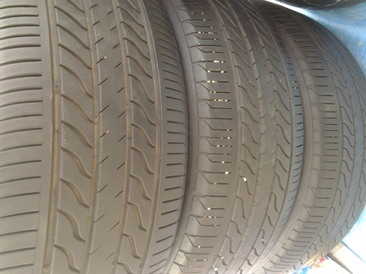 ยาง มิชลิน 225/50/17 ปี12  ดอกหนาๆนุ่มๆ