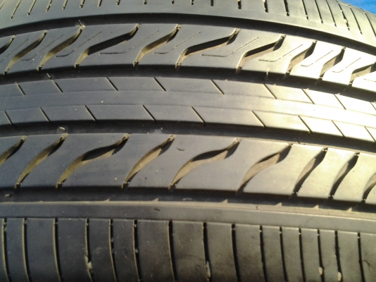 ยาง มิชลิน 225/50/17 ปี12  ดอกหนาๆนุ่มๆ