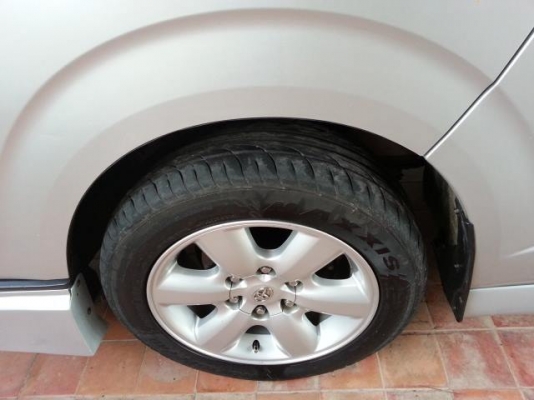 ขายรถตู้Commuter ปี2010 แต่งครบVIP ขายรถตู้Commuter ปี2010 แต่งครบVIP