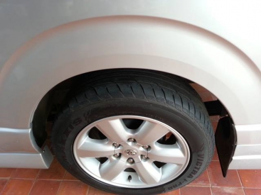 ขายรถตู้Commuter ปี2010 แต่งครบVIP ขายรถตู้Commuter ปี2010 แต่งครบVIP