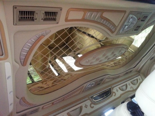 ขายรถตู้Commuter ปี2010 แต่งครบVIP ขายรถตู้Commuter ปี2010 แต่งครบVIP