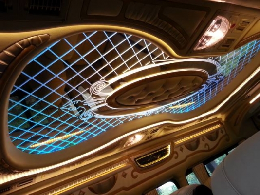 ขายรถตู้Commuter ปี2010 แต่งครบVIP ขายรถตู้Commuter ปี2010 แต่งครบVIP