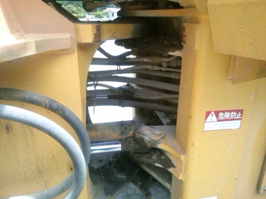 รถตักใหญ่ komutsu WA400-1 สภาพใหม่ใช้น้อยมาก ราคา 1,800,000บาท รถตักใหญ่ komutsu WA400-1 สภาพใหม่ใช้น้อยมาก ราคา 1,800,000บาท