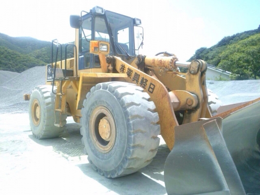 รถตักใหญ่ komutsu WA400-1 สภาพใหม่ใช้น้อยมาก ราคา 1,800,000บาท รถตักใหญ่ komutsu WA400-1 สภาพใหม่ใช้น้อยมาก ราคา 1,800,000บาท