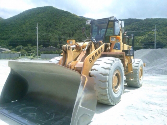 รถตักใหญ่ komutsu WA400-1 สภาพใหม่ใช้น้อยมาก ราคา 1,800,000บาท รถตักใหญ่ komutsu WA400-1 สภาพใหม่ใช้น้อยมาก ราคา 1,800,000บาท