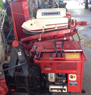 รถนวดข้าวเดินตาม เก่าญี่ปุ่น YANMAR สภาพอย่างสวย เครื่องยนต์เบนซิน ขนาด 5.00 Hp. เป็นแทรคยาง รถนวดข้าวเดินตาม เก่าญี่ปุ่น YANMAR สภาพอย่างสวย เครื่องยนต์เบนซิน ขนาด 5.00 Hp. เป็นแทรคยาง