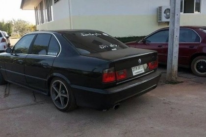 BMW 525IA เครื่อง 2เจโบ เกียรออโต้ กินแก้ส ปี32 เบาะหนัง กะจกไฟฟ้า ราคาสุดท้ายตัดใจขายครับ