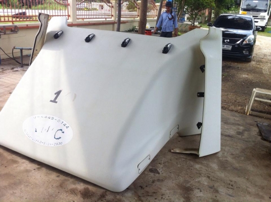 ขายหมวกติดรถ ชุดใหญ่ถอดลงจาก270 ไม่แตก สภาพสวย ราคาต่อรองได้ สนใจโทร 0614582471คุณ สุรัตน์