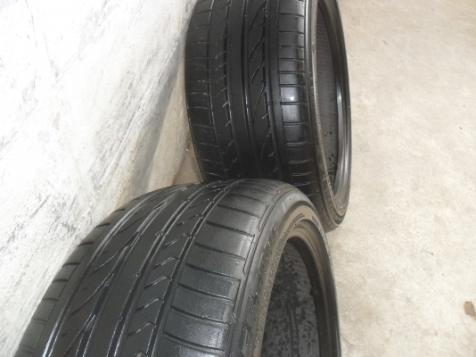 ยาง BRIDGESTONE RSF รันเฟส 245/40R19 ปี08 สวยๆ 1 คู่ ราคา 2500 บาท