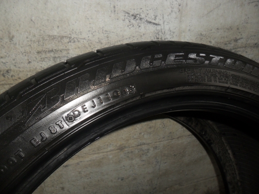 ยาง BRIDGESTONE RSF รันเฟส 245/40R19 ปี08 สวยๆ 1 คู่ ราคา 2500 บาท