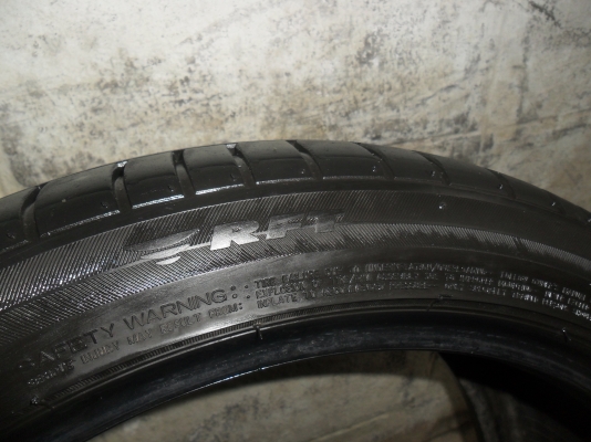 ยาง BRIDGESTONE RSF รันเฟส 245/40R19 ปี08 สวยๆ 1 คู่ ราคา 2500 บาท
