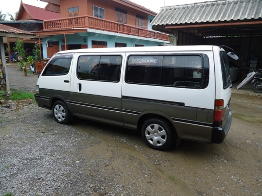 รถตู้  Toyota  hiace  ขับดี พวงมาลัยเพาเวอร์   เครื่องดี 2 L  เดิมๆ   เกียร์ดี   เอกสารพร้อมโอน  อัตราเร่งดี  เดินเบาเรียบ ประหยัดครับ