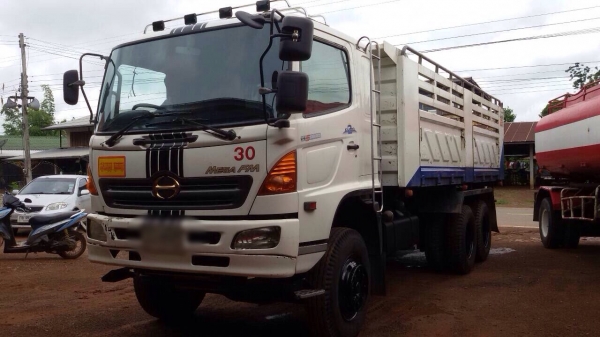 ขายรถบรรทุกสิบล้อดัมพ์ HINO MEGA เครื่อง 320 แรง ปี 50กระบะดัมพ์สามมิตร ทะเบียนพร้อม ขายรถบรรทุกสิบล้อดัมพ์ HINO MEGA เครื่อง 320 แรง ปี 50กระบะดัมพ์สามมิตร ทะเบียนพร้อม