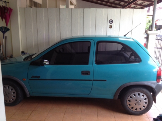 opel corsa ปี94 เกียร์ธรรมดา 3 ประตู จัดไป 40000 พอ