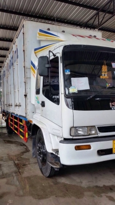 ขายรถบรรทุกตู้แห้งหกล้อ ISUZU FTR33P2Y ปี 47 เครื่อง 6HH1-200 แรง พร้อมใช้งาน