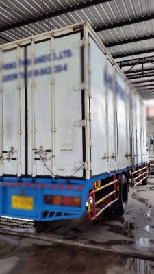 ขายรถบรรทุกตู้แห้งหกล้อ ISUZU FTR33P2Y ปี 47 เครื่อง 6HH1-200 แรง พร้อมใช้งาน