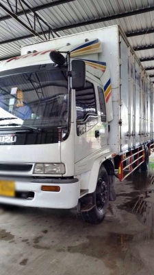 ขายรถบรรทุกตู้แห้งหกล้อ ISUZU FTR33P2Y ปี 47 เครื่อง 6HH1-200 แรง พร้อมใช้งาน