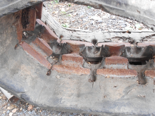 แทรคยาง 75UU-1