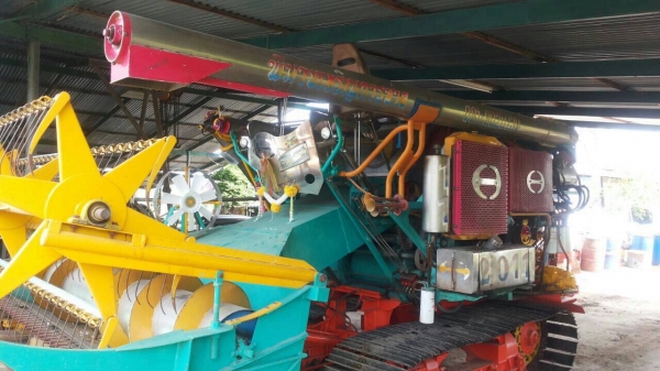 ขายรถเกี่ยวข้าวไทยเจริญ การช่าง