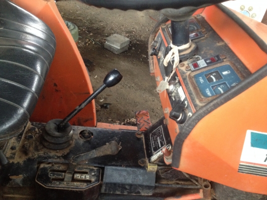 ขายรถไถ HINOMOTO 4WD สามสูบ 18 แรง