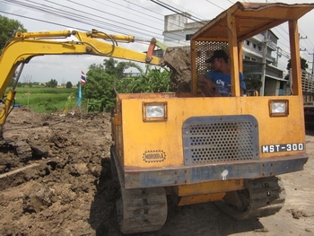 โชว์กันเห็นๆ ครับ ให้พี่น้องที่อยุธยา ได้สัมผัสกัน รถบรรทุก ยกดั๊ม dumper: MOROOKA MST-300 เครื่องดีเซล 3 สูบ สภาพดี โชว์กันเห็นๆ ครับ ให้พี่น้องที่อยุธยา ได้สัมผัสกัน รถบรรทุก ยกดั๊ม dumper: MOROOKA MST-300 เครื่องดีเซล 3 สูบ สภาพดี
