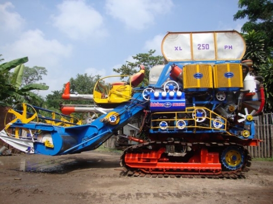 ขายรถเกี่ยวข้าวศักดิ์พัฒนา