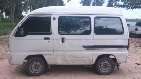 รถตู้เล็ก พร้อมใช้ 130,000 ต่อลองได้ รถตู้เล็ก พร้อมใช้ 130,000 ต่อลองได้