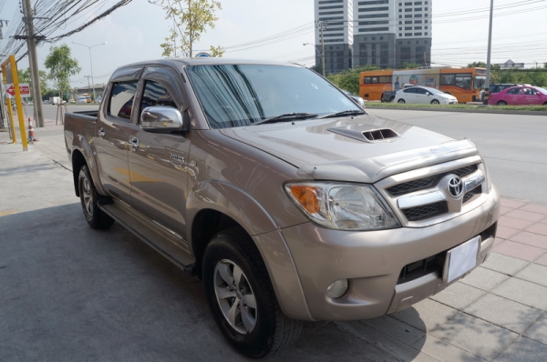 TOYOTA VIGO PRERUNNER 4 ประตู ปี 2006 ขายรถสวย เครื่องเดิมๆวิ่งดีมาก ช่วงล่างแน่น เบาะสภาพดี กระจกไฟฟ้า ปรับข้างไฟฟ้า ล้อ MAX แอร์เย็นๆ ภายในสภาพสวย สีสวย รถพร้อมใช้งานทันที จัดไฟแนนได้