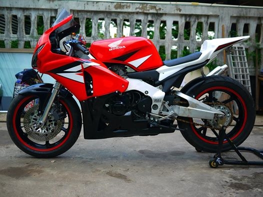 ขาย Cbr92 ตัวคาร์บูร์ไฟฟ้า พร้อมทะเบียนแท้ไม่ขาดต่อ แฟริ่ง Cbr1000 08 เครื่องสดๆ