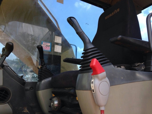 ขายครับ แม็คโค KOMATSU 200 - 8 สวยครับ ไฟฟ้าครบ เอวแน่น โซ่เต็ม ใช้งาน 9xxx ชั่วโมง