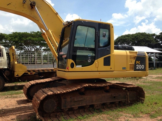 ขายครับ แม็คโค KOMATSU 200 - 8 สวยครับ ไฟฟ้าครบ เอวแน่น โซ่เต็ม ใช้งาน 9xxx ชั่วโมง