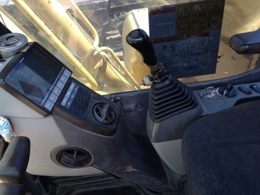 ขายครับ แม็คโค KOMATSU 200 - 8 สวยครับ ไฟฟ้าครบ เอวแน่น โซ่เต็ม ใช้งาน 9xxx ชั่วโมง