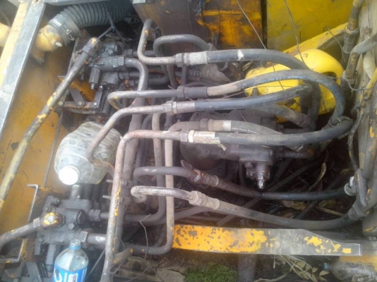 **358,000 บ.ต่อรอง**ขายแบคโฮราคาถูกๆ KOBELCO 120 MARK1 เครื่อง6BB1-145 แรง 6สูบ คอนโทรลน้ำมัน เครื่องดี อึด แรง ประหยัด ปั้มดีแรงดี ทำงานดี เร็วดี บูมอาร์มดี ปะ1แผล บุ้งกี๋ดีไม่ผุ เอวดีแน่นดี ช่วงล่าง70\% แทร็กครบแต่บางหน่อย โซ่พอได้ เฟรมดีไม่ผุ โรลเลอร์ดี