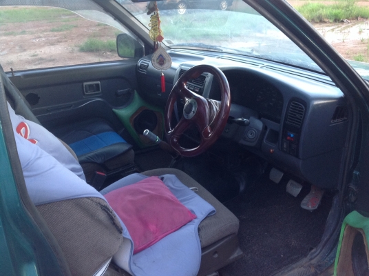 ขาย NISSAN big m จอโค้งปี39 เครื่อง2700 ฝาก