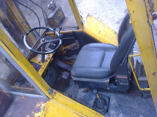 ขายรถฟอร์ด  6610  คานคาโล่  2  เพลาเป็นรถตักได้  เป็นโฟคลิบ  ทํารถคีบอ้อยได้