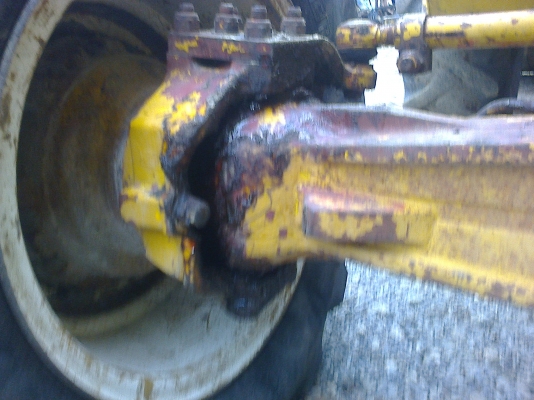 ขายรถฟอร์ด  6610  คานคาโล่  2  เพลาเป็นรถตักได้  เป็นโฟคลิบ  ทํารถคีบอ้อยได้