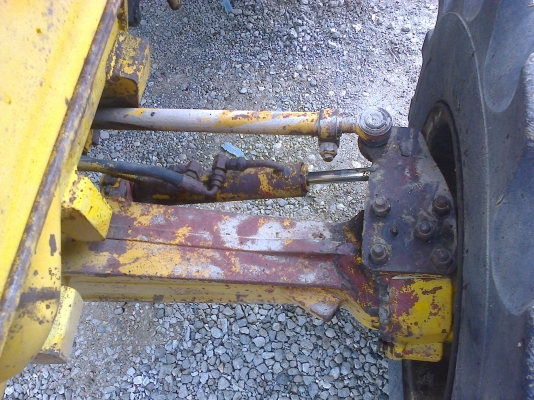 ขายรถฟอร์ด  6610  คานคาโล่  2  เพลาเป็นรถตักได้  เป็นโฟคลิบ  ทํารถคีบอ้อยได้