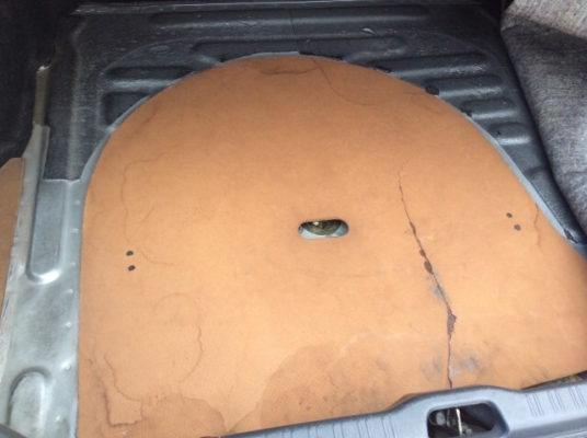 ขายรถโตโยต้า โคโรล่า ae111 ปี 98 เครื่องเดิม 1.6 เกียร์ธรรมดา airbag/abs เพาเวอร์ เบาะหนัง ไฟฟ้าทั้งคัน ปรับข้างไฟฟ้า พับไฟฟ้า ใช้ได้หมด แอร์เย็นฉ่ำ ตัวถังสวยมาก ไม่มีชน ตะเข็บเดิมทั้งคัน รถขับดีมาก พร้อมใช้ครับ