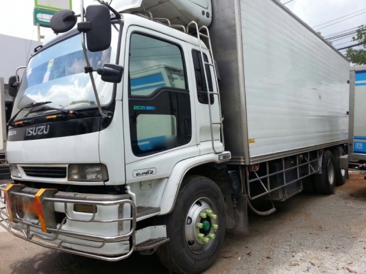 รถอีซูซุ 10  ล้อ ตู้เย็น 230 แรงม้า. ปี 50   สนใจติดต่อ 081 - 6079515