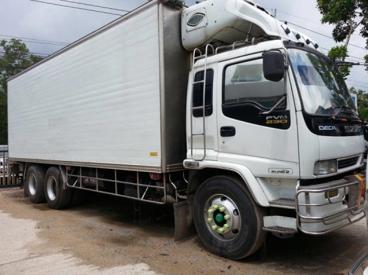 รถอีซูซุ 10 ล้อ ตู้เย็น 230 แรงม้า. ปี 50 สนใจติดต่อ 081 - 6079515 รถอีซูซุ 10 ล้อ ตู้เย็น 230 แรงม้า. ปี 50 สนใจติดต่อ 081 - 6079515