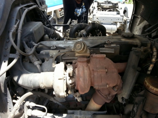 รถอีซูซุ 10 ล้อ ตู้เย็น 230 แรงม้า. ปี 50 สนใจติดต่อ 081 - 6079515 รถอีซูซุ 10 ล้อ ตู้เย็น 230 แรงม้า. ปี 50 สนใจติดต่อ 081 - 6079515