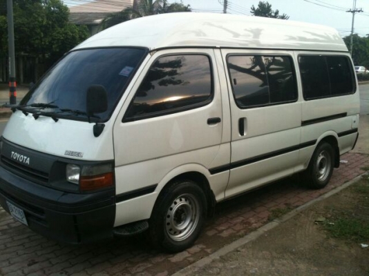 TOYOTA ตู้ หลังคาสูง มือเดียว สวยเดิม ดีเซล 2500 cc..