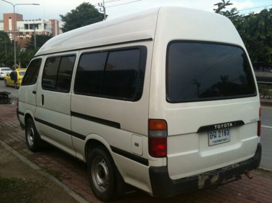 TOYOTA ตู้ หลังคาสูง มือเดียว สวยเดิม ดีเซล 2500 cc..