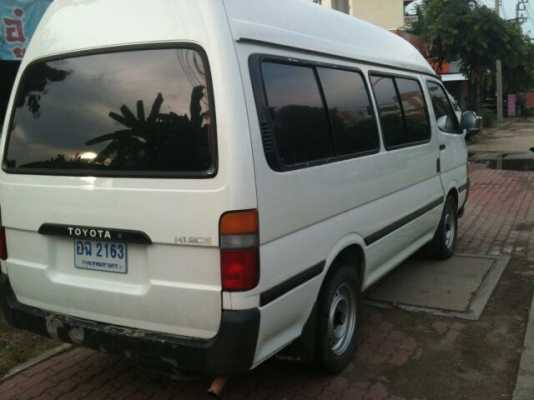 TOYOTA ตู้ หลังคาสูง มือเดียว สวยเดิม ดีเซล 2500 cc..