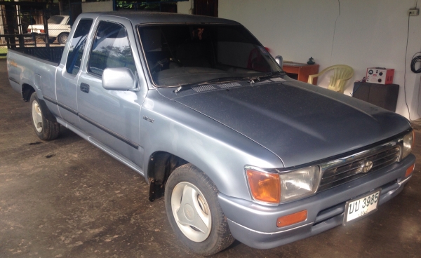 ฟรีดาวน์ TOYOTA HILUX MIGHTY-X EXTRACAB GL 2.4 ปี 39 โปร่งหน้าหลัง สภาพดีพร้อมใช้งานได้เลยครับ เครื่องแน่นแรงดีมากครับ ภายในเก๋งคอนโซลครบพร้อม พวงมาลัยเพาเวอร์ แอร์ กระบะปูพื้นยางลายเนอร์ครบพร้อมบรรทุกได้เลย เอกสารทะเบียนภาษีครบพร้อมโอน ราคาต่อรองได้ครับ