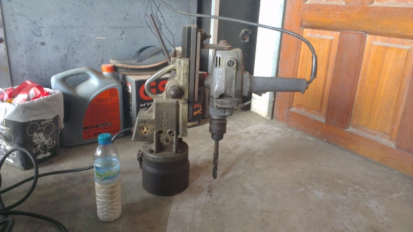 Sell> ขายสว่านแม่เหล็ก ATORI ตัวสว่านเป็น Hitachi ครับ พร้อมใช้งาน ราคาเบาๆ เหมาะสำหรับเศรษฐกิจช่วงนี้ครับ ฮ่าฮ่า