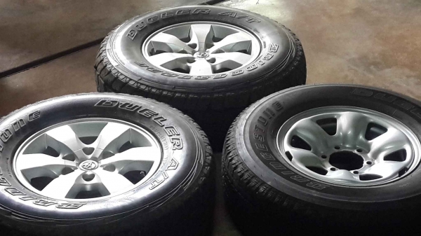 ขายแม็ค Toyota vigo ขอบ 16 / 4 วงไม่มียาง พร้อมล้อกะทะอะไหล่ติดยาง