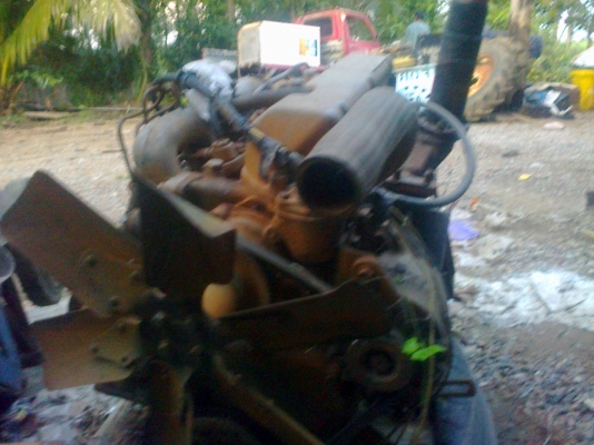 ฝากขายเครื่องแทรกเตอร์D4พร้อมเกียร์เครื่องดีราคาไม่แพงสนใจ0871684611