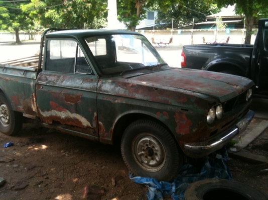 Datsun 521 เกียร์คอ ไม่มีฝาท้าย ทะเบียนขาด เม.ย.56 ขับได้ พร้อมโอน ขาย 25,000 บาท